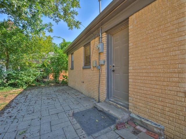 Building Photo - 4507 N Donald Ave