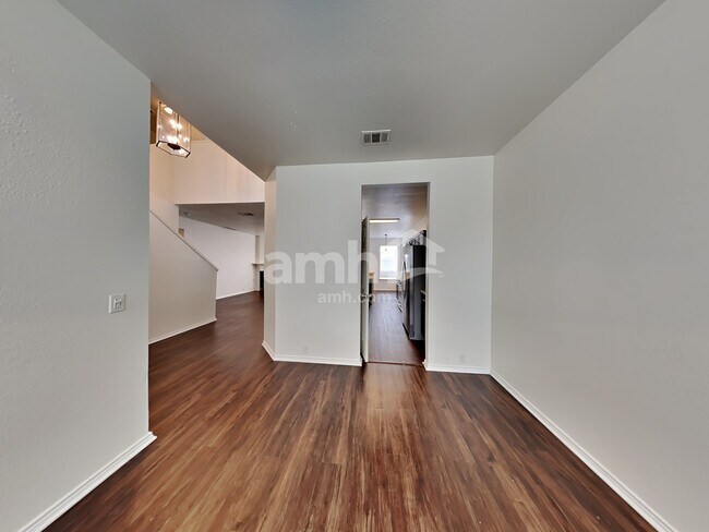 Building Photo - 2516 Aiken Ln