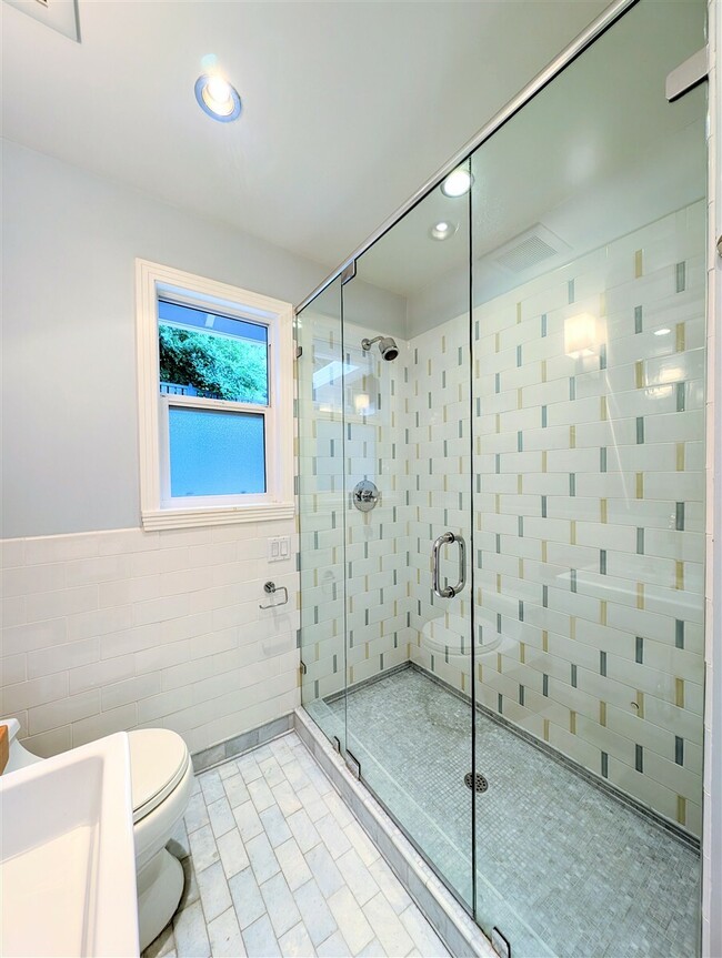 Building Photo - 10 Idalia Ct