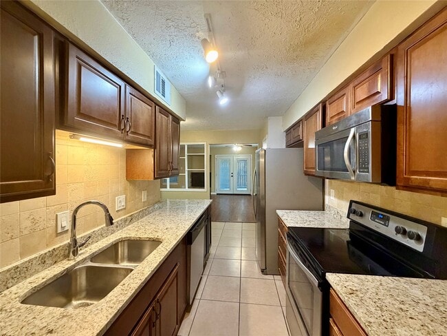 Building Photo - 5800 Lumberdale Rd