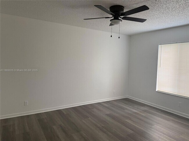 Building Photo - 1101 Green Pine Blvd