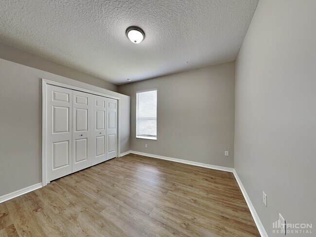 Building Photo - 36831 Queen Bee Ln