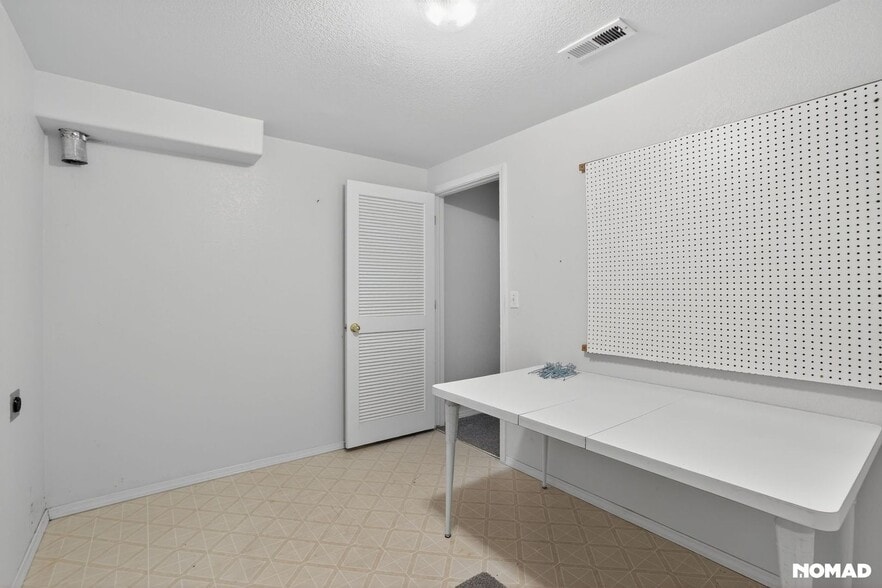 Building Photo - 6769 Bismark Rd