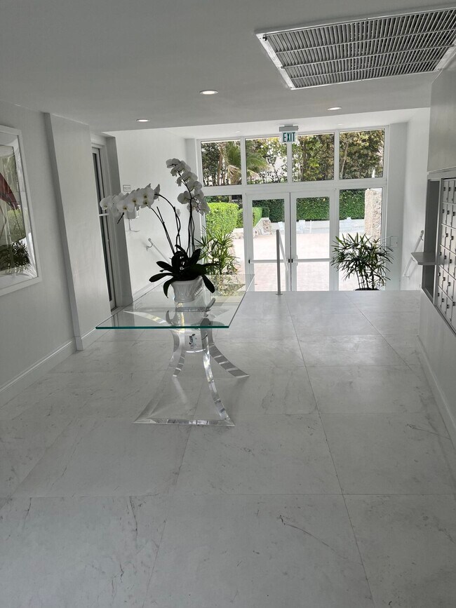Building Photo - 2780 S Ocean Blvd