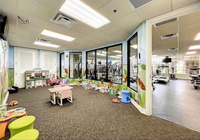 Building Photo - Magnetite Loop