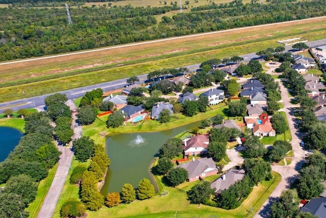 Building Photo - 30 Crestview Trail