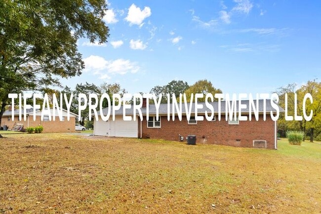 Building Photo - 317 Amon Ln