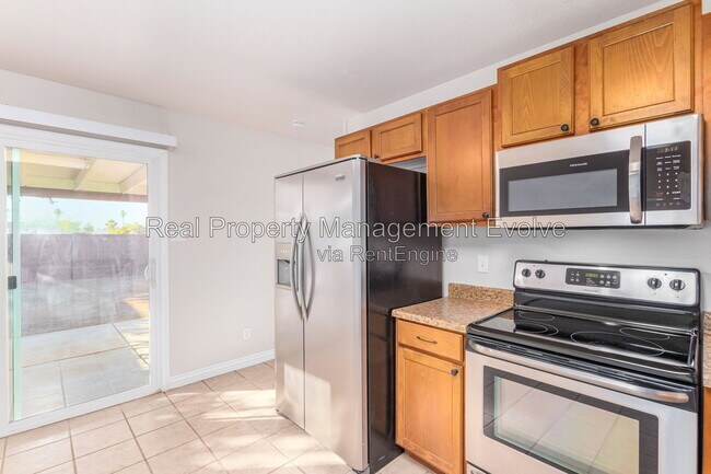 Building Photo - 5438 S 46th Pl
