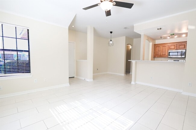 Building Photo - 5223 Jordan Ridge Dr