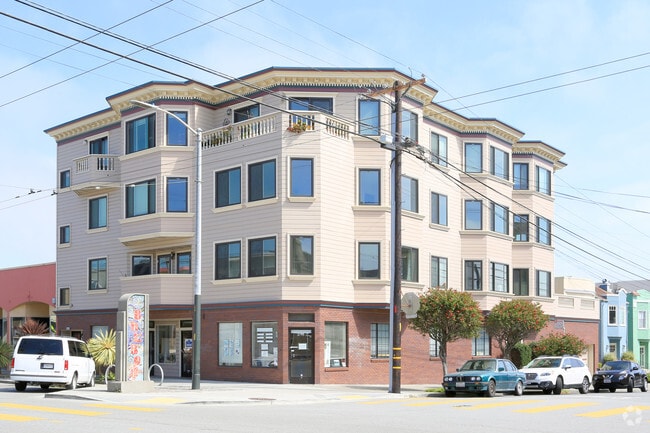Primary Photo - Balboa Luxury Apartments