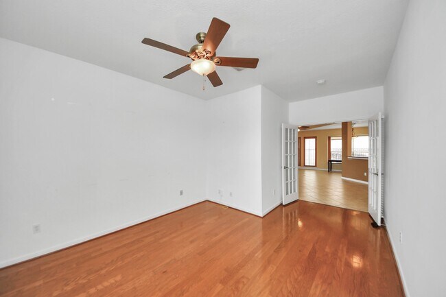 Building Photo - 12003 Sunrise Way