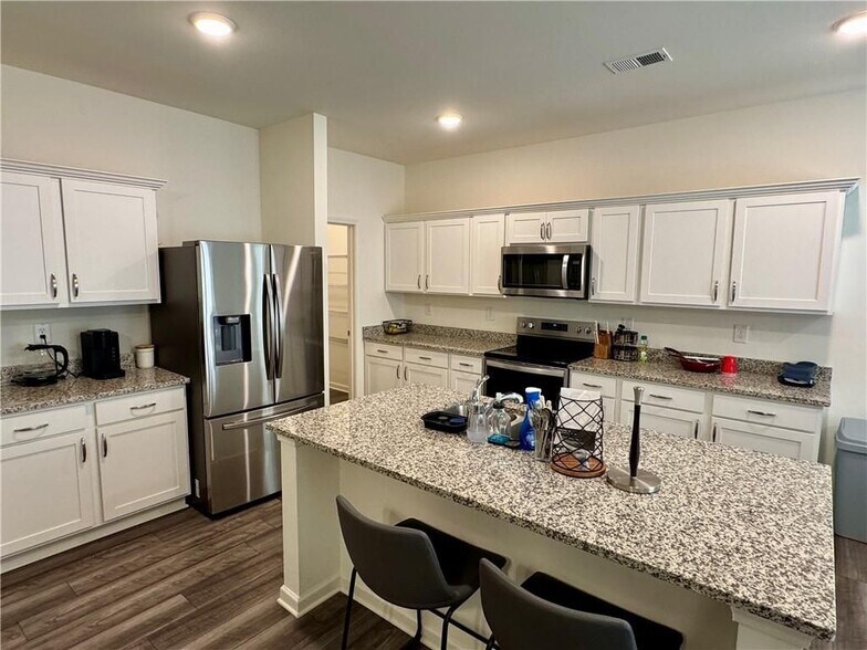 Building Photo - 152 Andria Wy NW