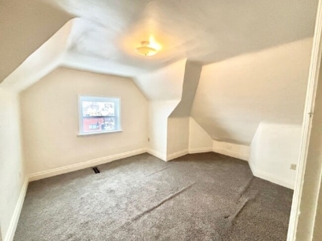 Building Photo - 703 Brookline Blvd