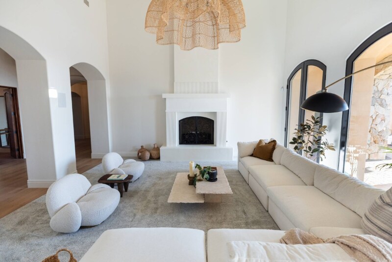 Building Photo - 18000 Sunset Point