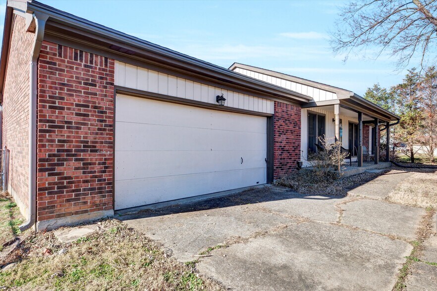 Building Photo - 10312 Going Ct