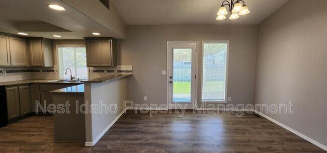Building Photo - 3009 Sugar Cane Dr