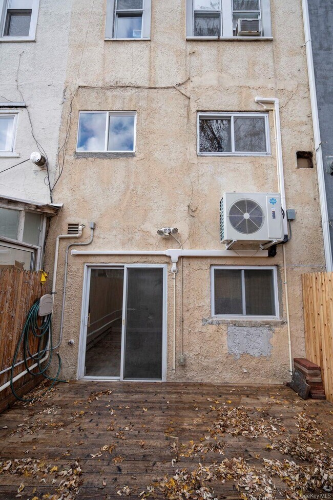 Building Photo - 42-27 214th Pl