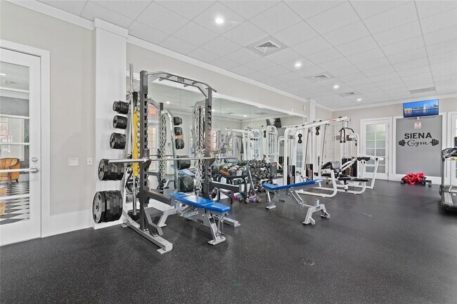 Building Photo - 754 Centervale Dr