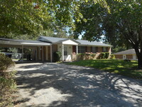 Building Photo - 2218 Albemarle Dr