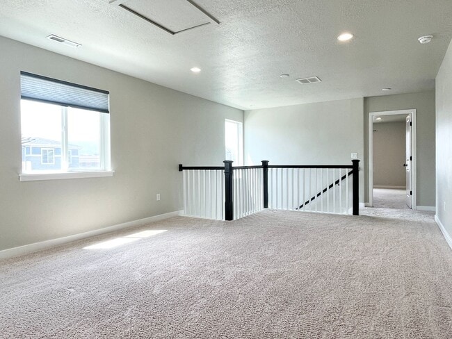 Building Photo - Modern Herriman Home at Big Bend Park!