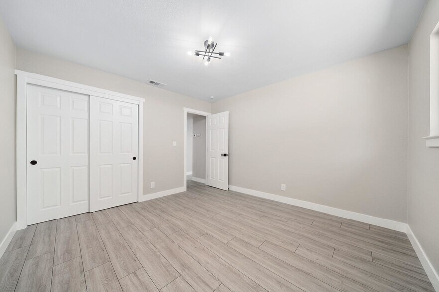 Building Photo - 3944 Apple Blossom Way
