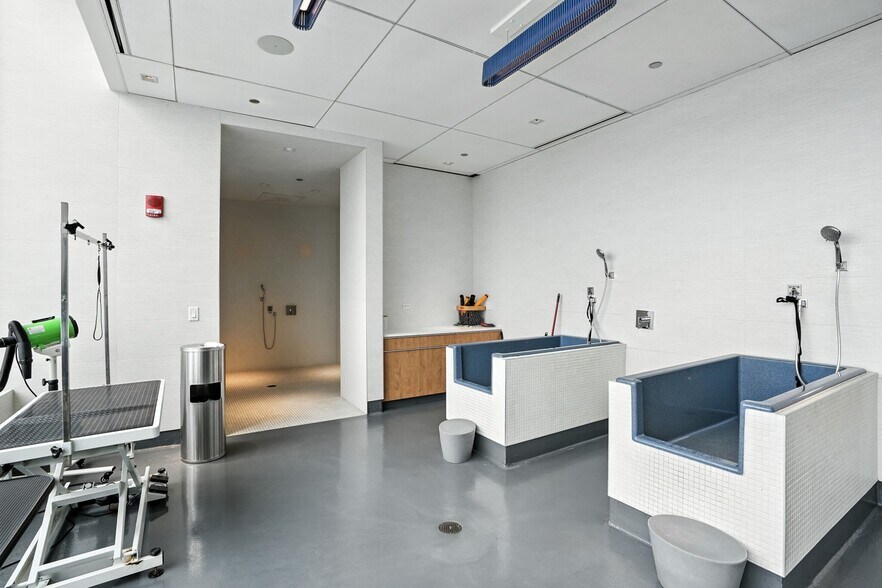 Building Photo - 355 W Wolf Point Plaza