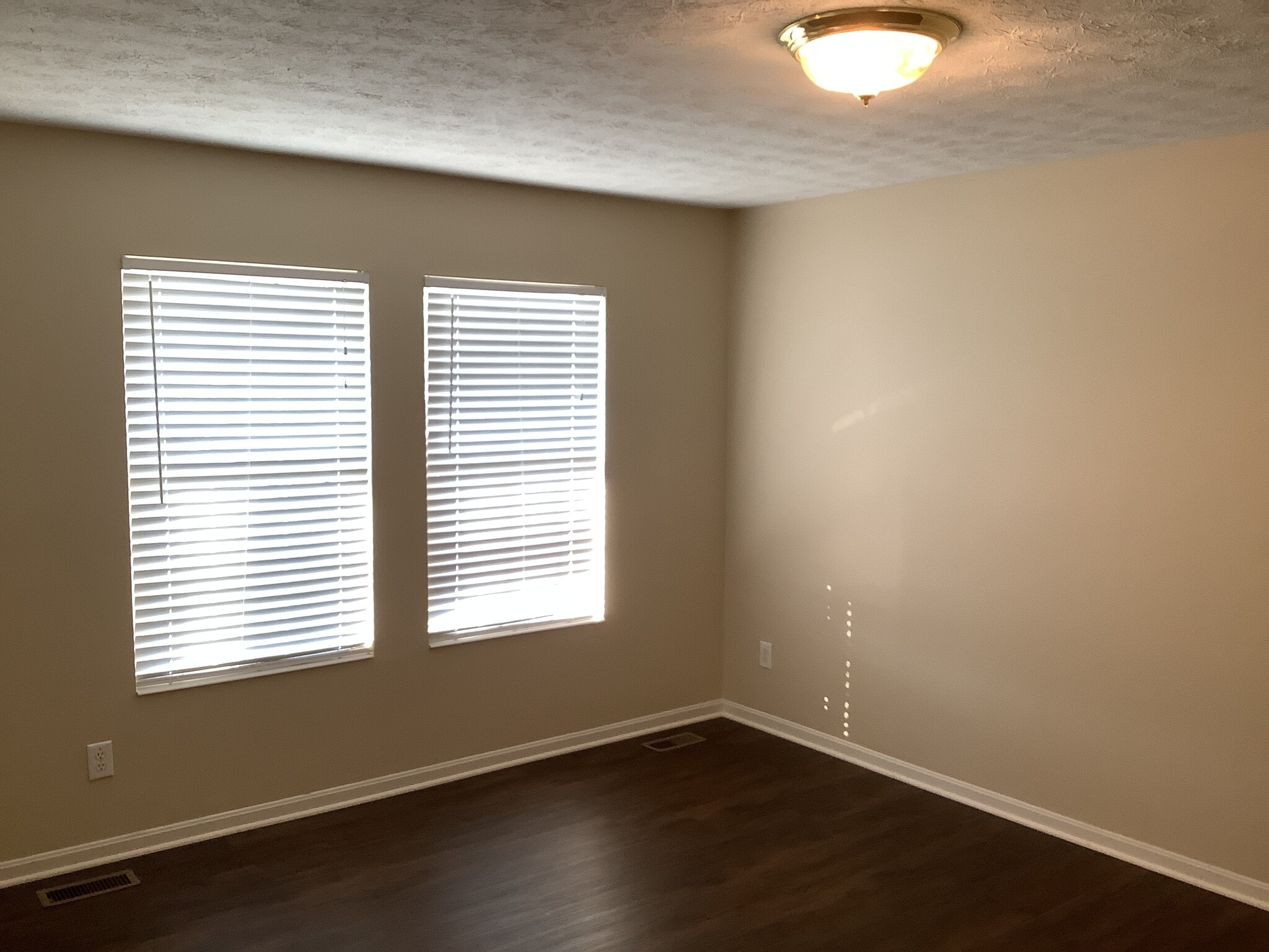 Building Photo - 557 Whispering Pines Pl