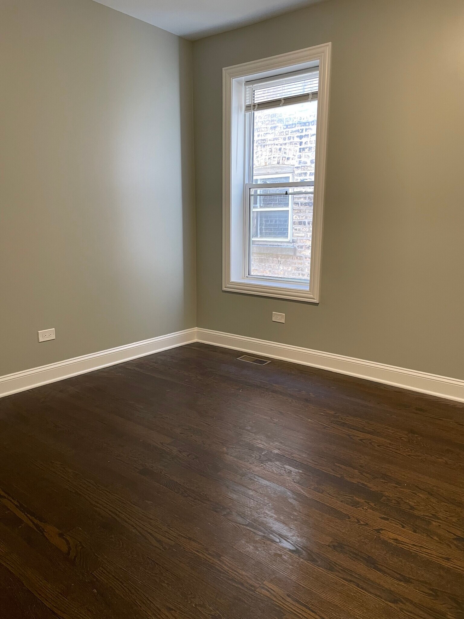 Building Photo - 2428 N Avers Ave