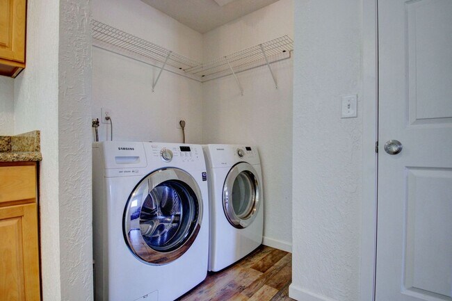 Building Photo - Wilson Duplex