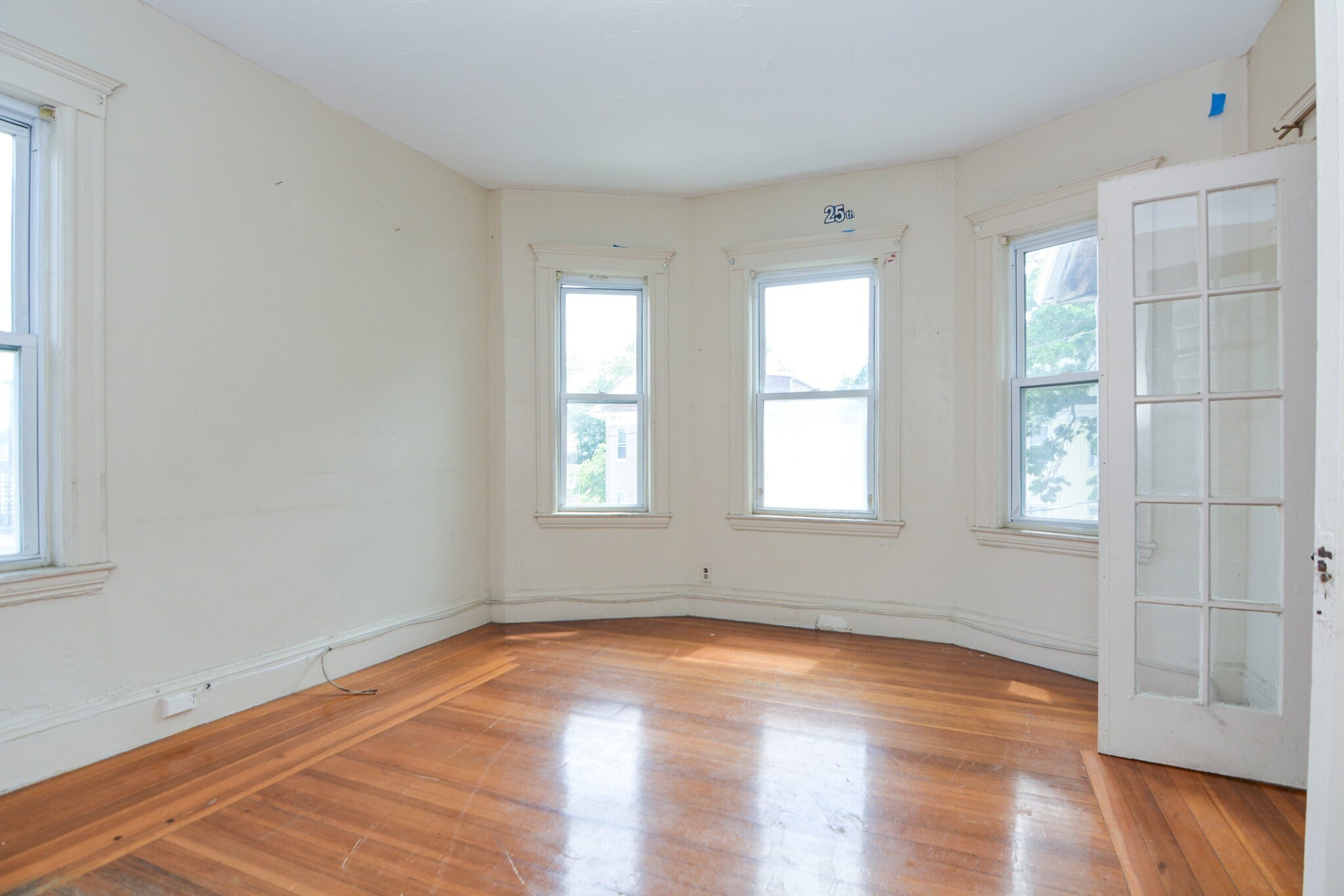 Building Photo - 46 Evelyn St