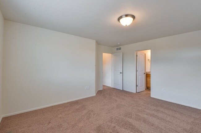 Building Photo - 476 Havenbrook Dr