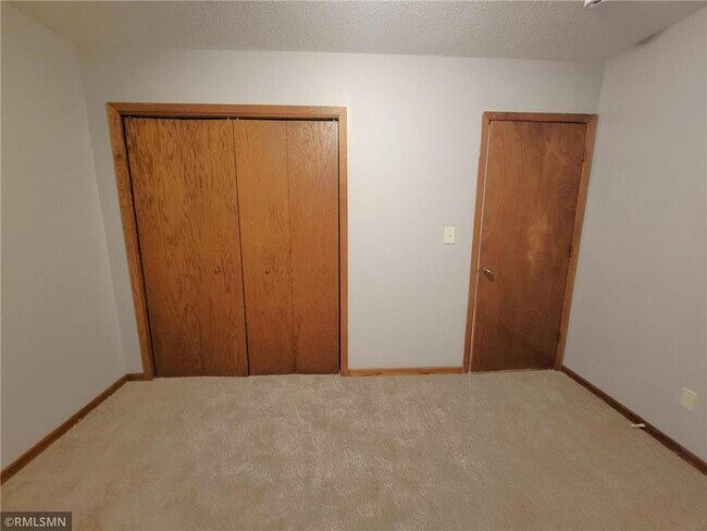 Building Photo - 710 Hillcrest St