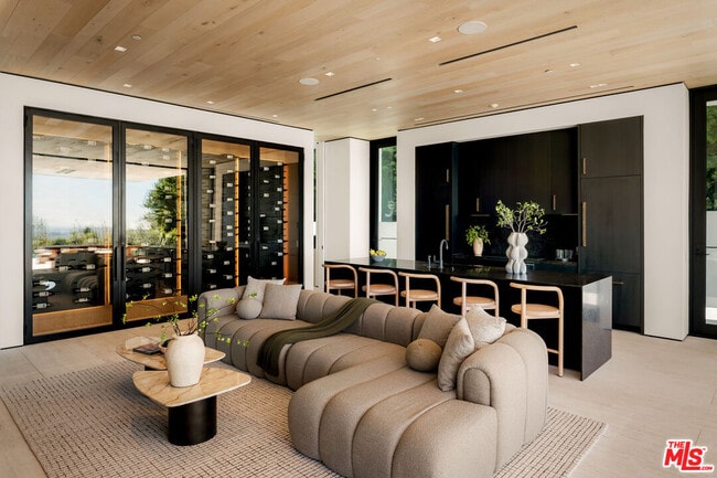 Building Photo - 1210 Laurel Way