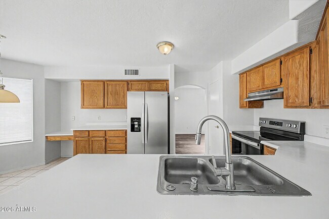 Building Photo - 3121 E Wagoner Rd