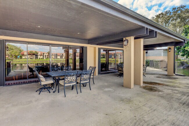 Building Photo - 5390 Woodland Lakes Dr