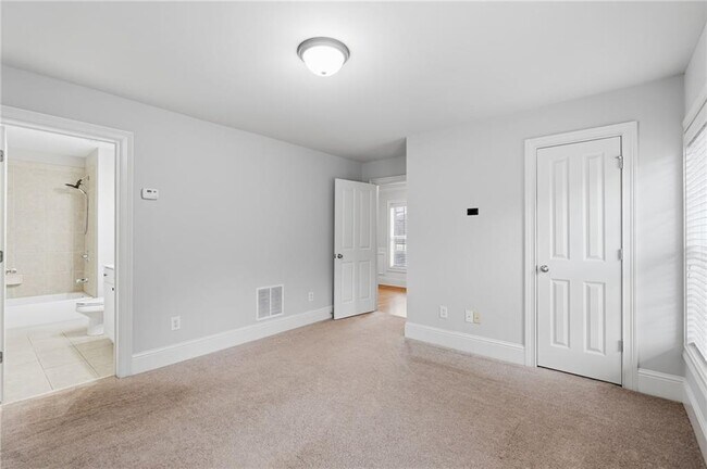 Building Photo - 10280 Billings Pointe