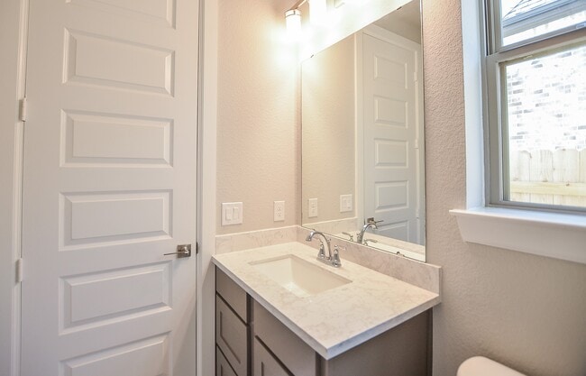 Building Photo - 7610 Blue Finch Ln