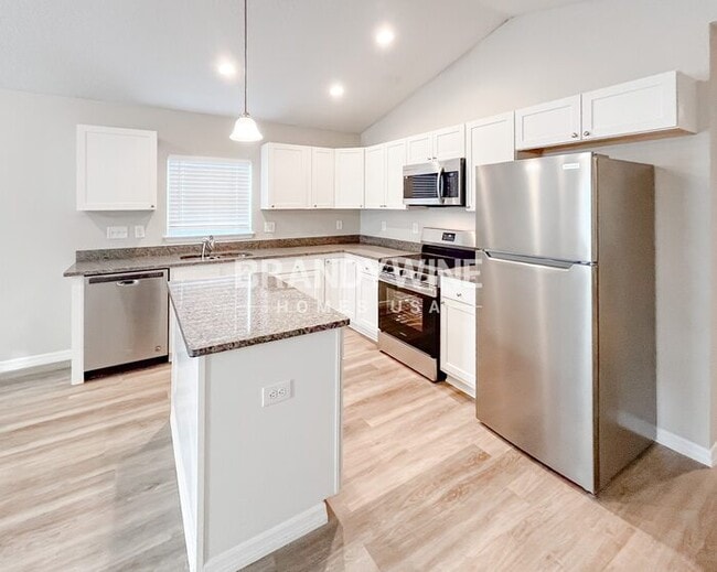 Building Photo - 5301 Oaktrail Ln