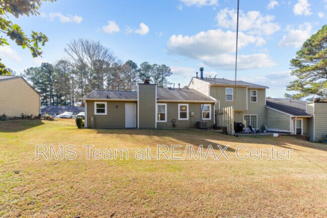 Building Photo - 236 Mateo Walk