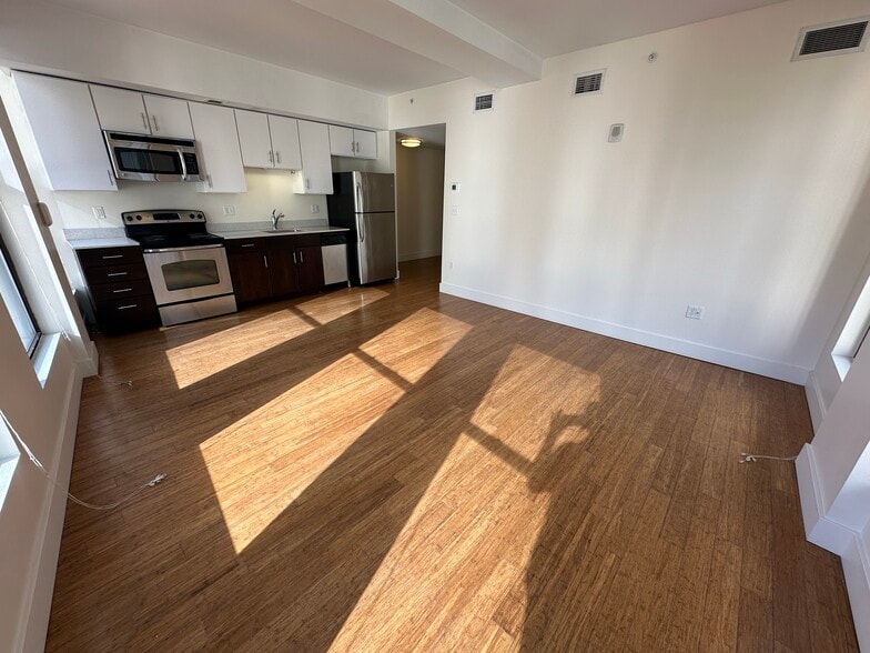 Building Photo - 19 Winter St