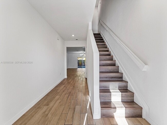 Building Photo - 501 NE 6th Ct