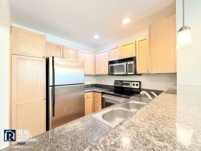 Building Photo - Charming 2-Bedroom Condo in Kent – Ground Floor Living with Modern Upgrades!