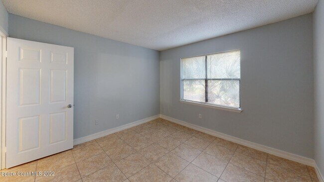 Building Photo - 225 S Tropical Trail