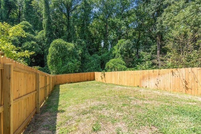 Building Photo - 2823 Coronet Way