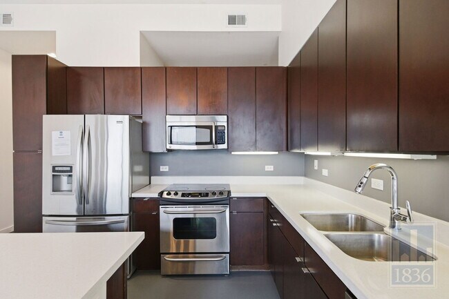 Building Photo - 507 Sabine St