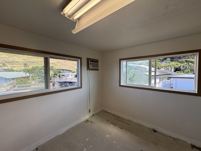 Building Photo - 6270 Upolo Pl