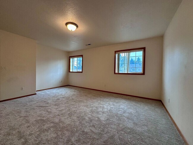 Building Photo - Beautiful Move-In Ready Single-Family Home on a Corner Lot in Gresham!