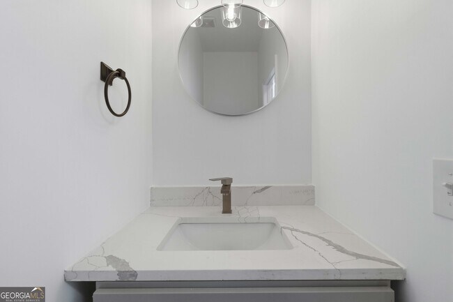 Building Photo - 6938 Shadow Ridge Ln