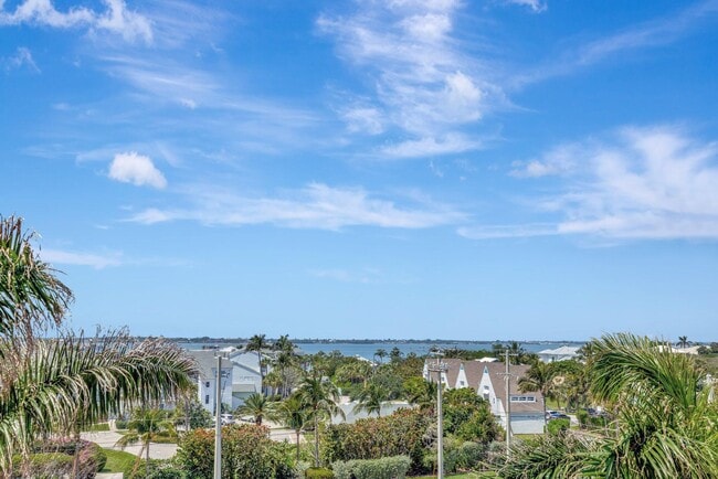 Building Photo - 1555 NE Ocean Blvd