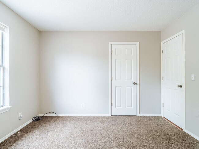 Building Photo - 7 Claypole Ln
